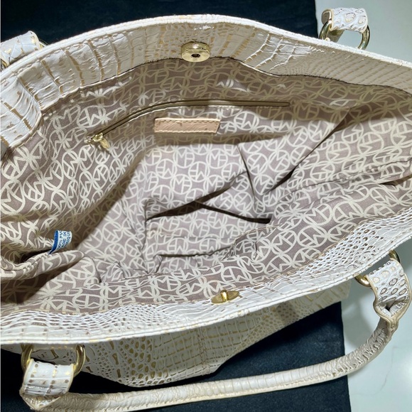 MARC FISHER Tote bag, approx 17”W x 13”H x 4”, White/gold Alligator look PVC - Picture 8 of 15